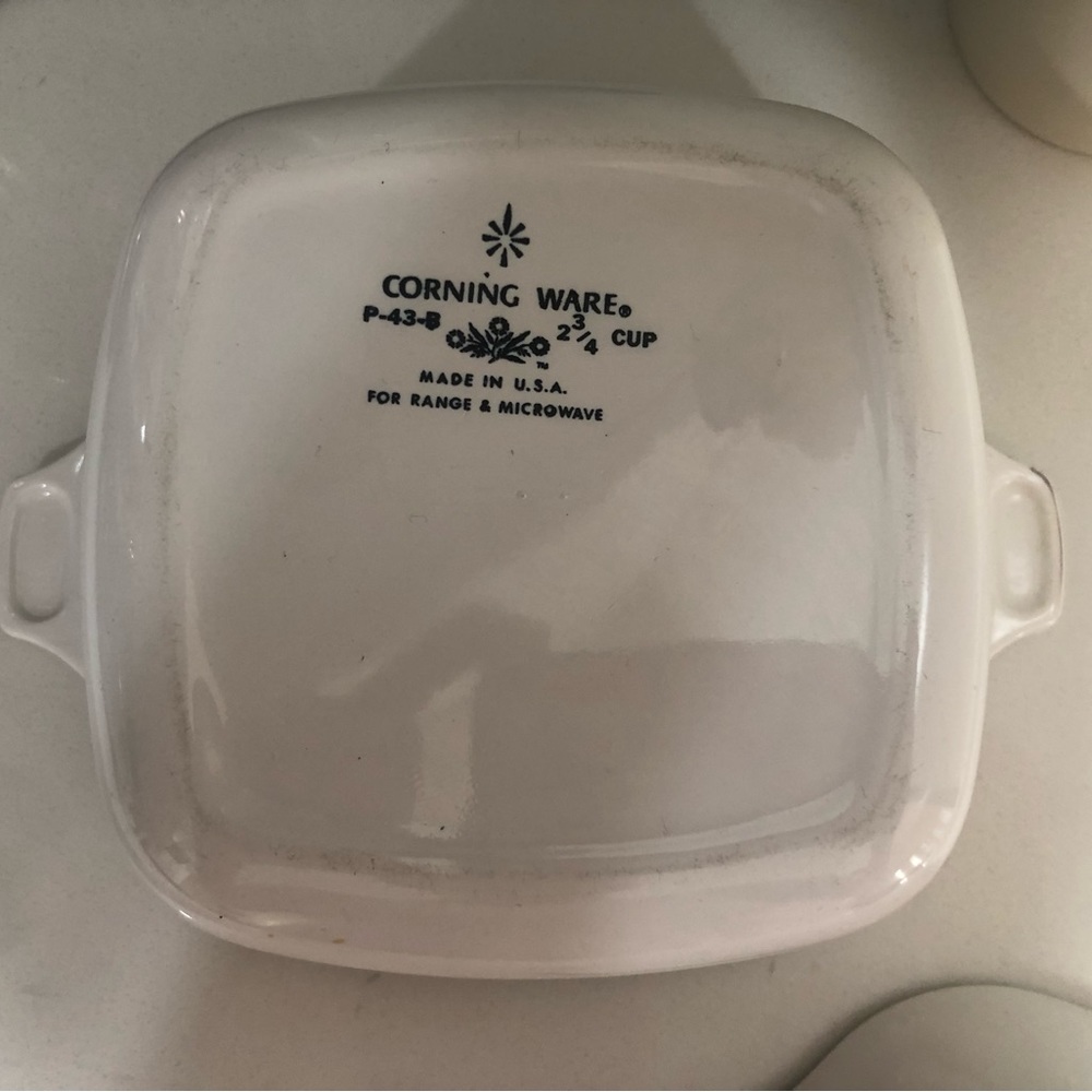 Set of Corningware Dishes - Picture 4 of 4